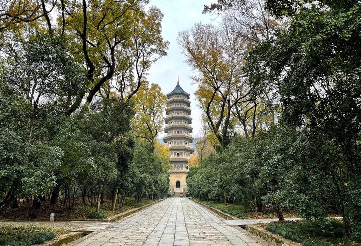 A scenic view of Nanjing Zhongshanling