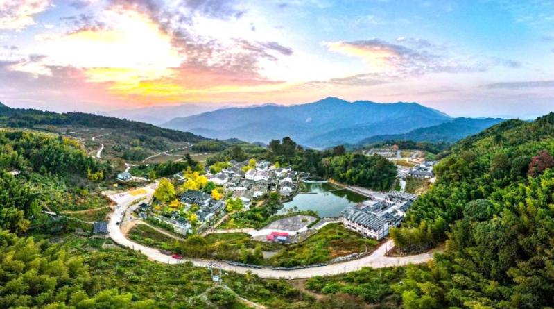 A scenic view of Nanping Baoshansi Dadian