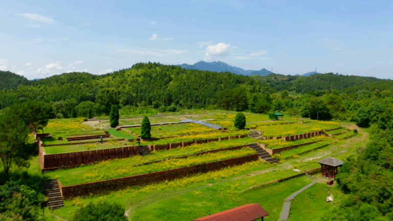 Explore the Enchanting Landscapes and History of Nanping Chengchun Hancheng Yizhi