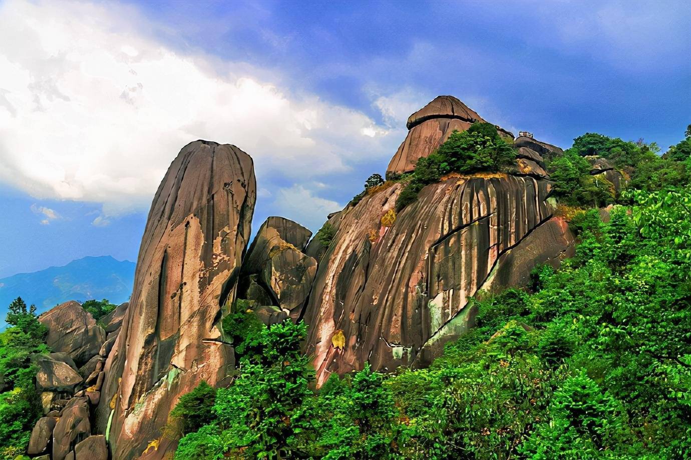 A scenic view of Nanping Yunfengsi Dadian