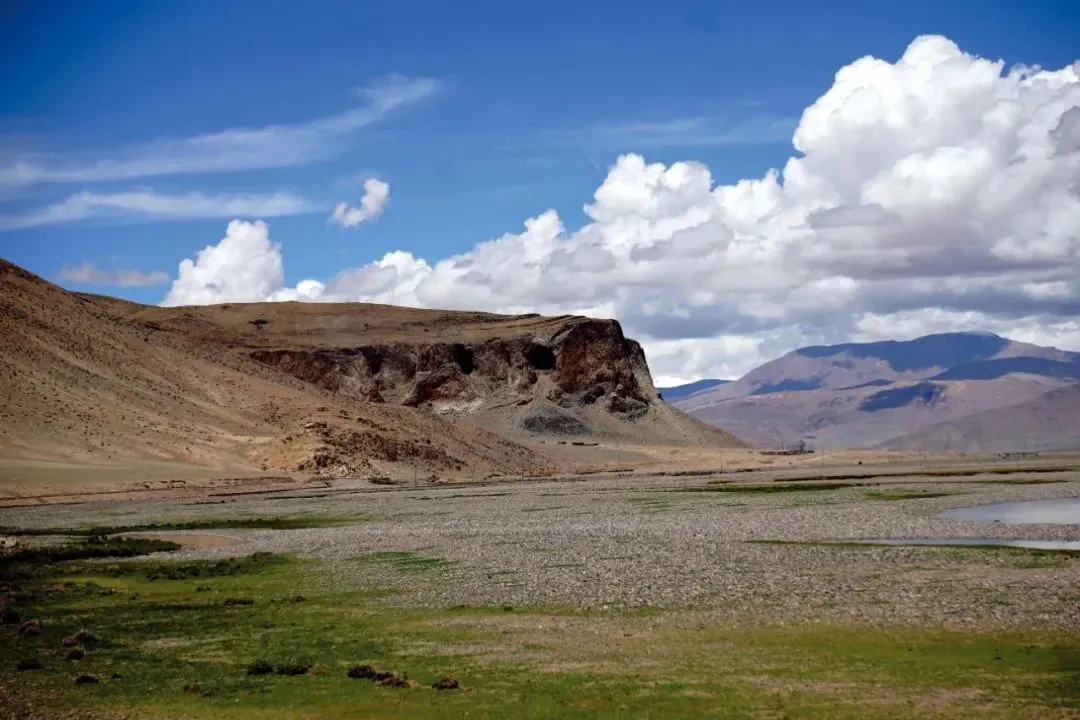 A scenic view of Naqu Niadi Yizhi