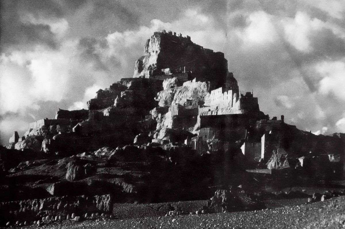 A scenic view of Naqu Niadi Yizhi
