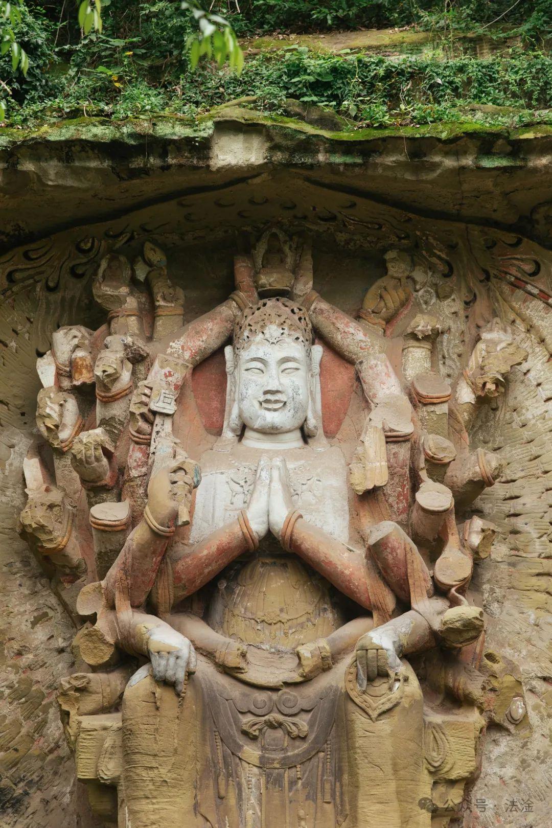 A scenic view of Neijiang Xianglongshan Moya Zaoxiang