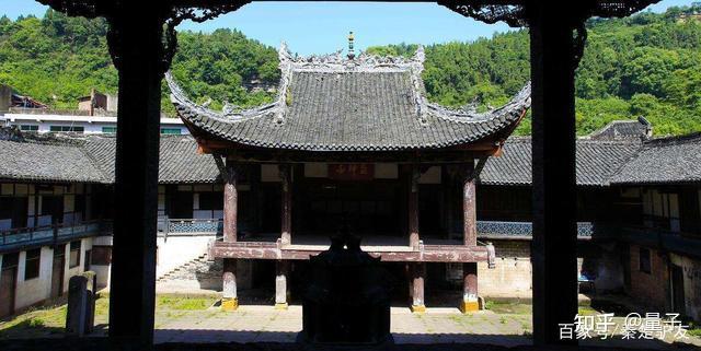 A scenic view of Neijiang Yanshenmiao