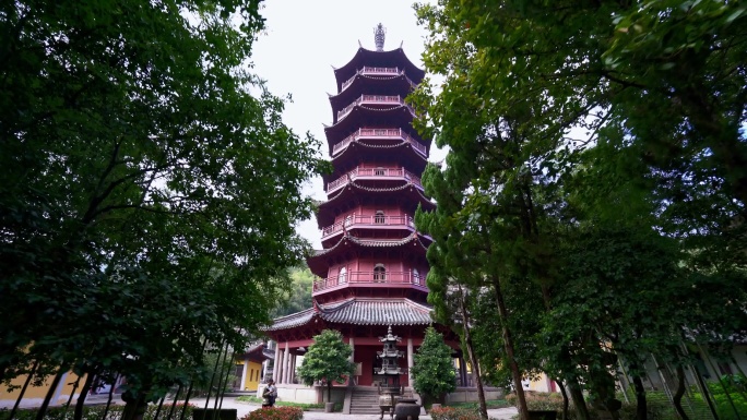 A scenic view of Ningbo Ayuwangsi