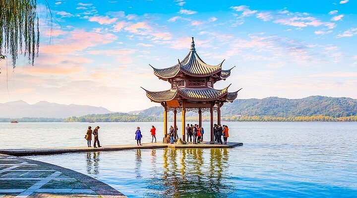 A scenic view of Ningbo Baoguosi