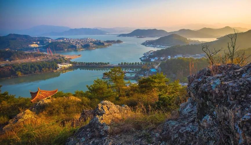 A scenic view of Ningbo Dongqianhu Muzangqun