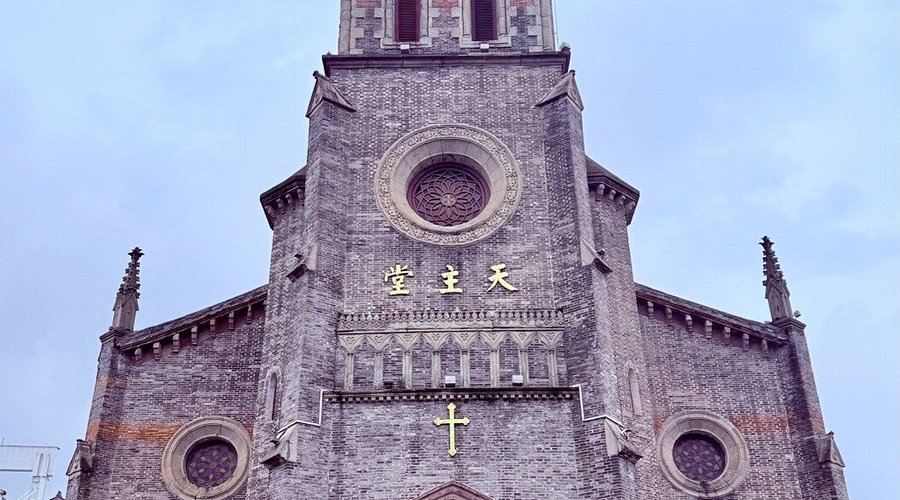 A scenic view of Ningbo Jiangbei Tianzhutang