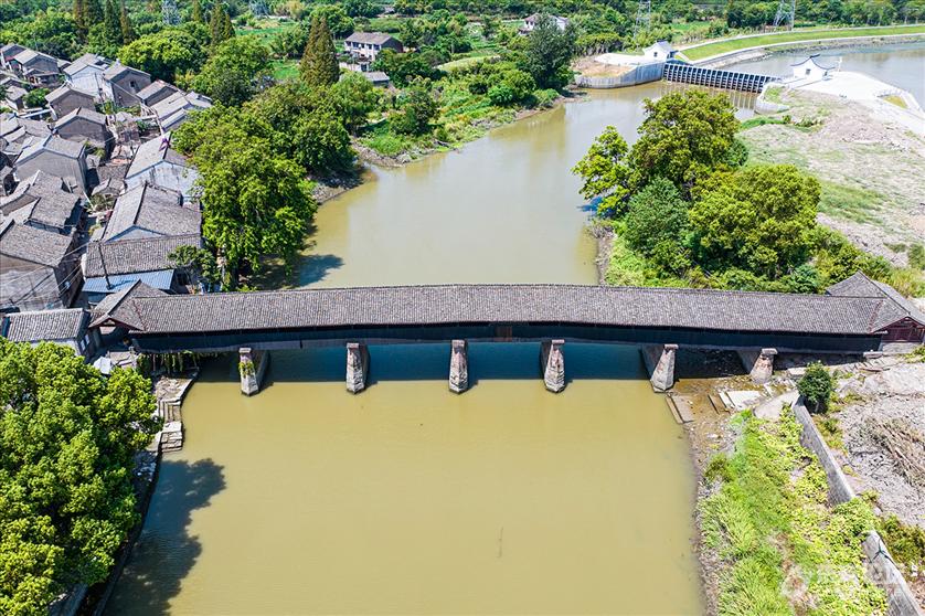 A scenic view of Ningbo Nandu Guangjiqiao