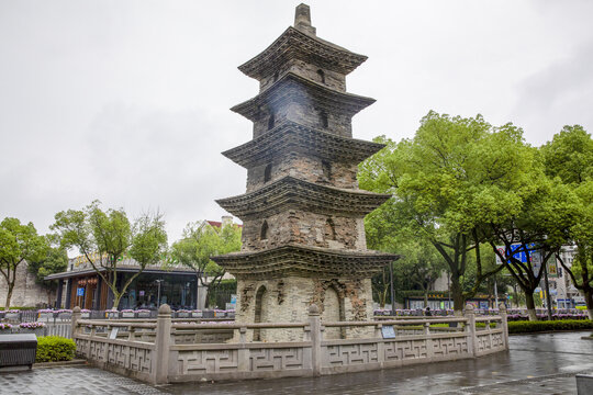 A scenic view of Ningbo Tianningsi