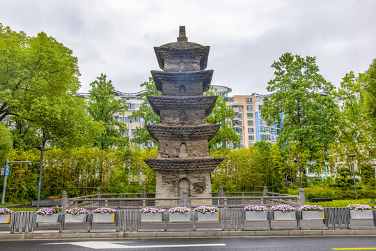 A scenic view of Ningbo Tianningsi