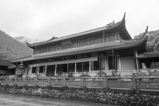 A scenic view of Ningbo Tiantongsi