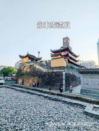 A scenic view of Ningbo Yongfengku Yizhi