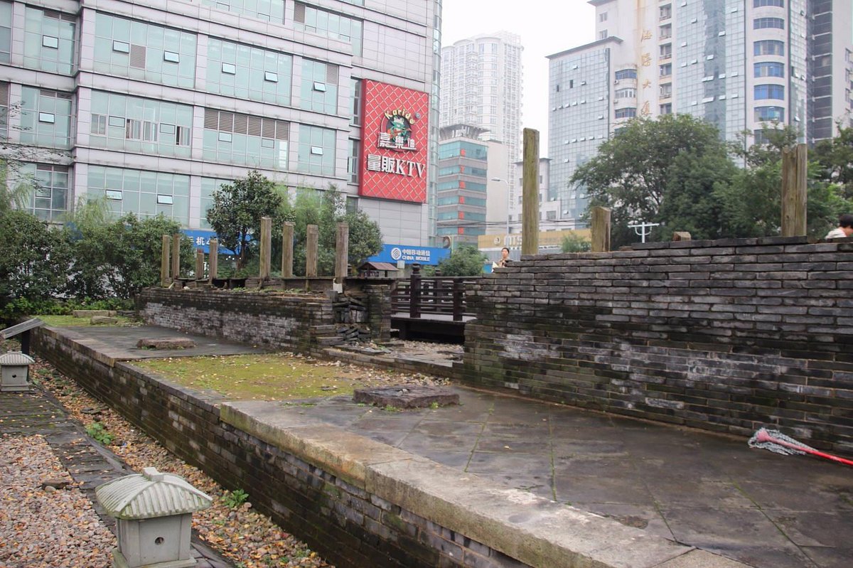 A scenic view of Ningbo Yongfengku Yizhi