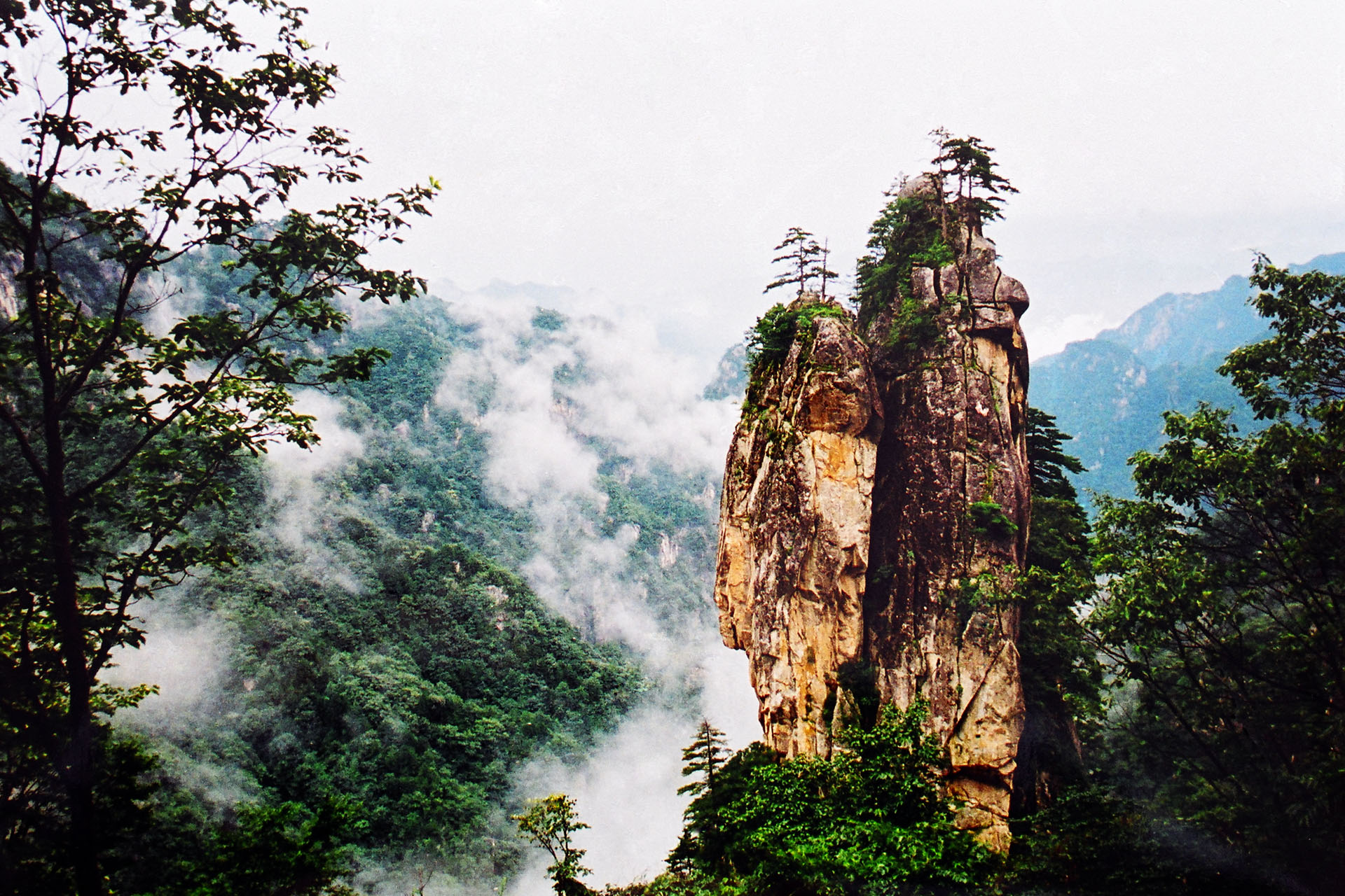 A scenic view of Pingdingshan Baoanguchengyizhi