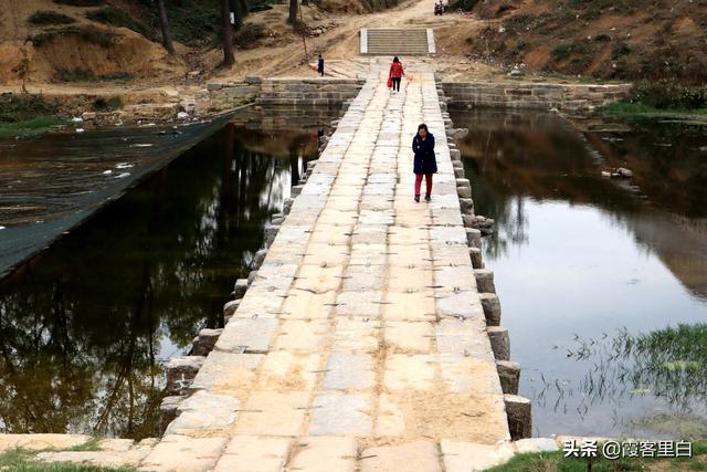 A scenic view of Pingdingshan Longquanliheshiqiao