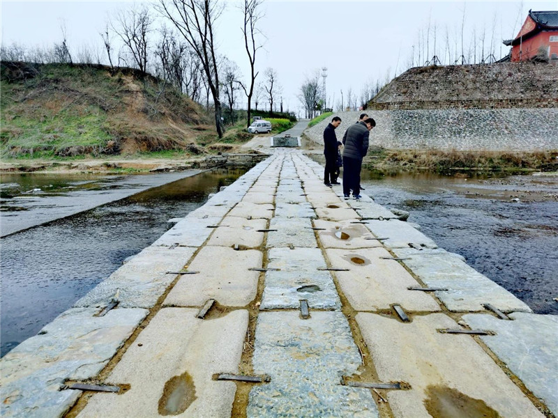 A scenic view of Pingdingshan Longquanliheshiqiao