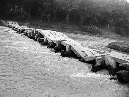 A scenic view of Pingdingshan Longquanliheshiqiao