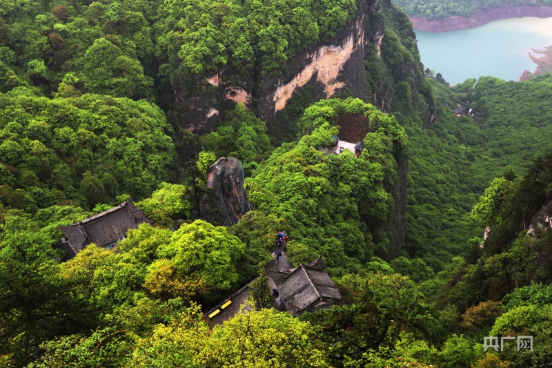 A scenic view of Pingliang Kongtongshan Gujianzhuqun