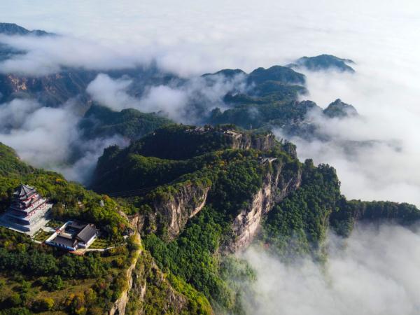 A scenic view of Pingliang Kongtongshan Gujianzhuqun