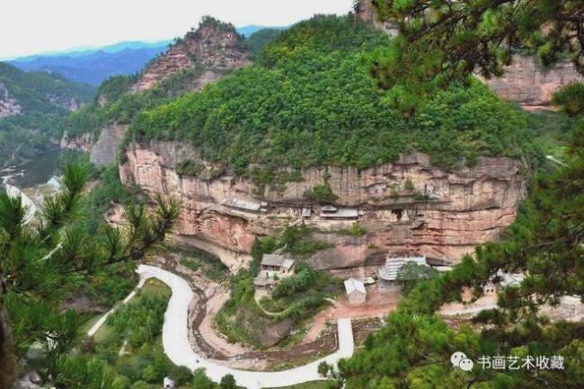 A scenic view of Pingliang Yunyasi He Chenjiadong Shiku
