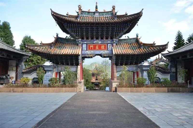 A scenic view of Puer Jinggu Daizu Fosi Jianzhuqun