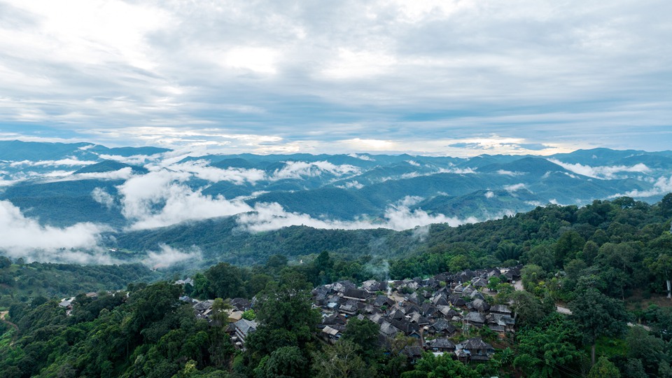 A scenic view of Puer Jingmai Guchayuan