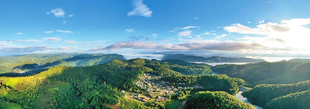 A scenic view of Puer Jingmai Guchayuan
