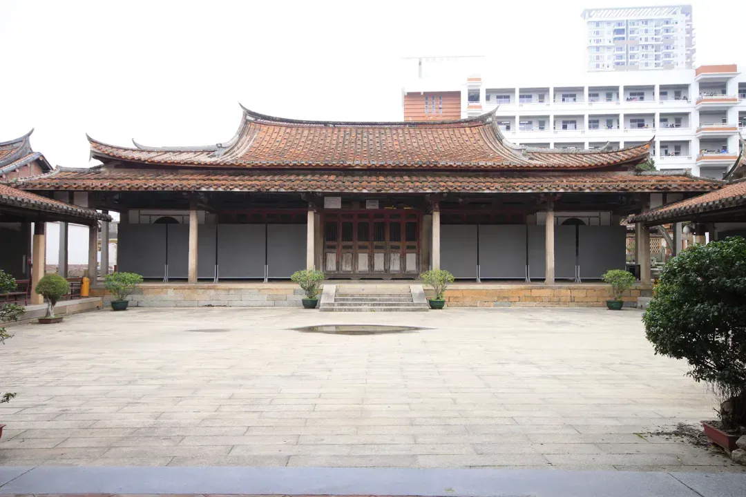A scenic view of Putian Yuanmiaoguan Sanqingdian