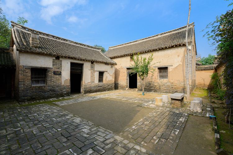 A scenic view of Puyang Jiluyubianqugeminggenjudijiuzhi