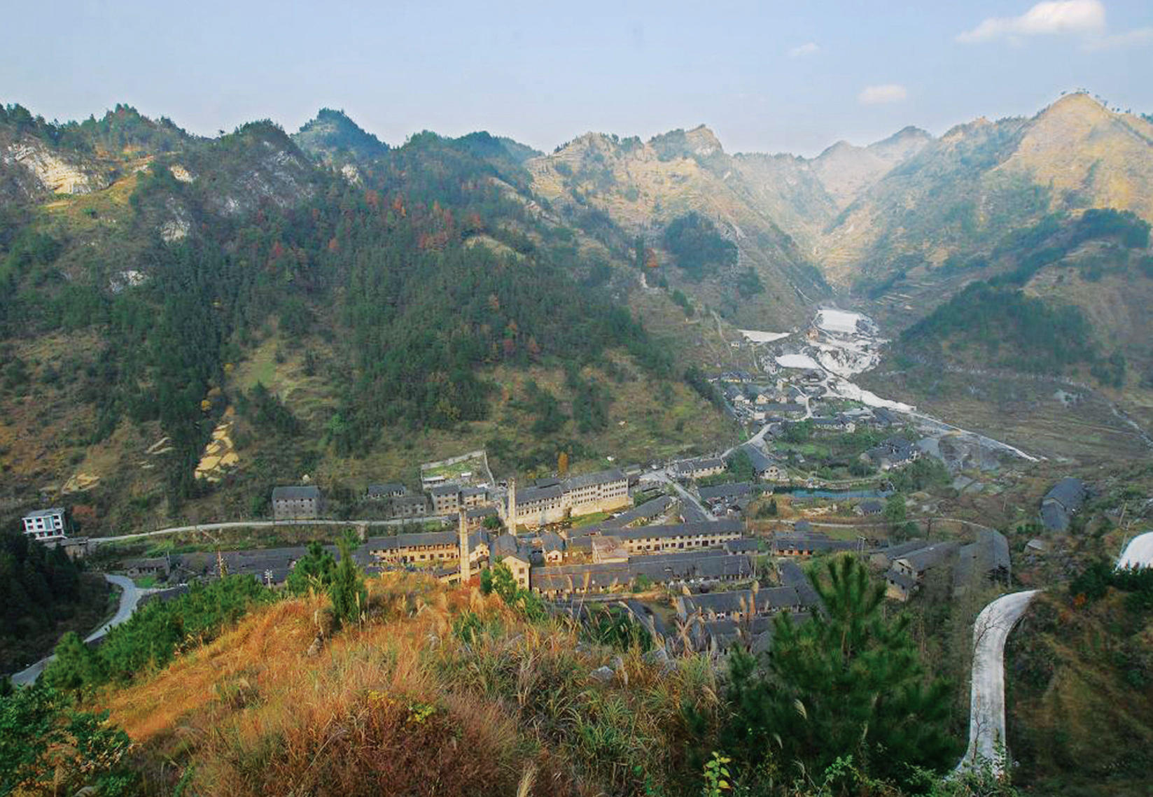 A scenic view of Qiandongnan Gaoqian Gulou