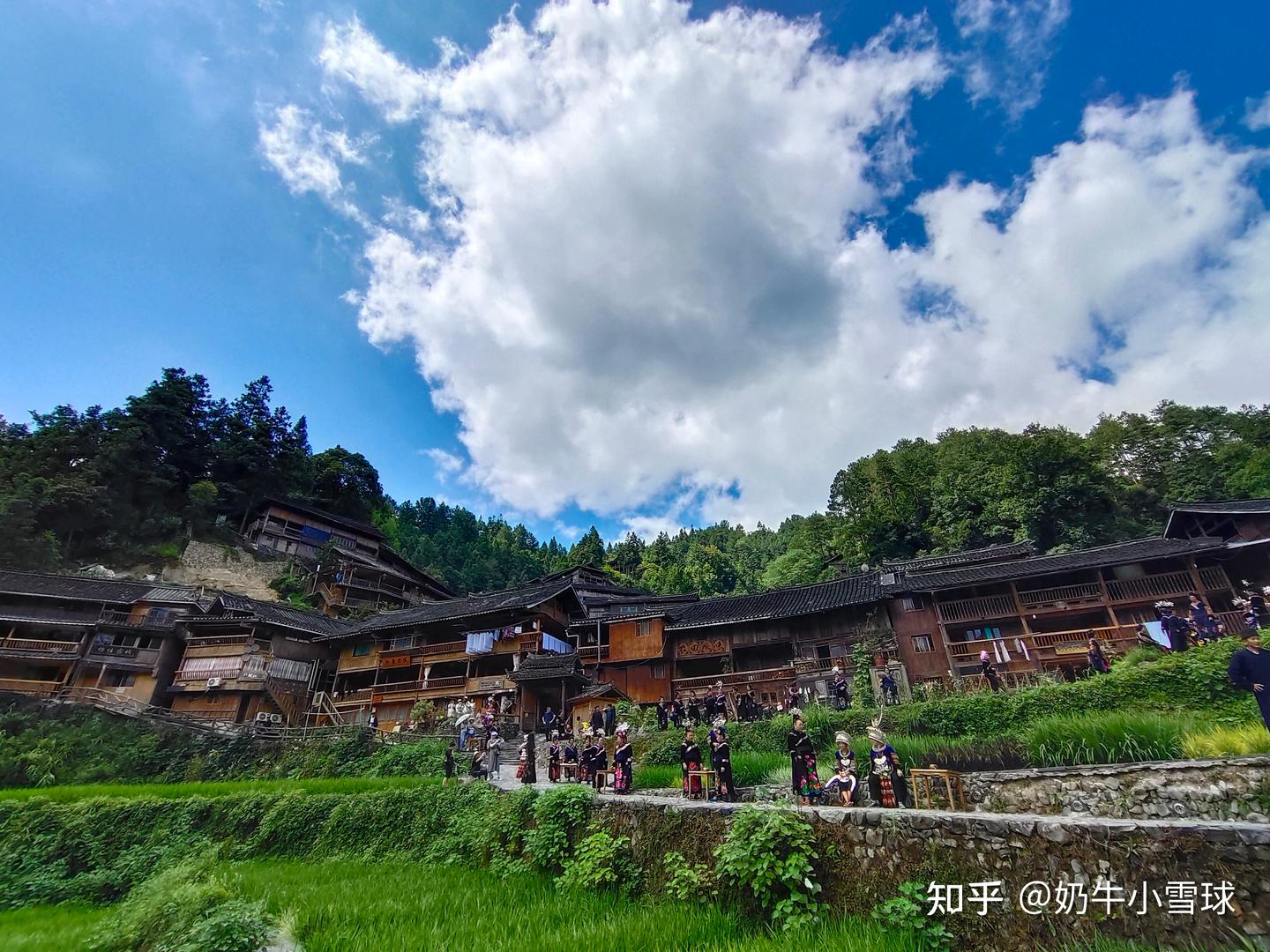 A scenic view of Qiandongnan Langde Shangzhai Gujianzhuqun