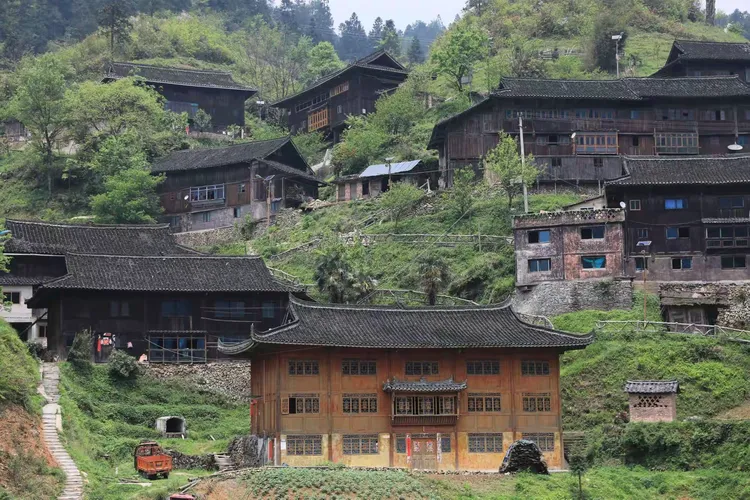 A scenic view of Qiandongnan Langde Shangzhai Gujianzhuqun