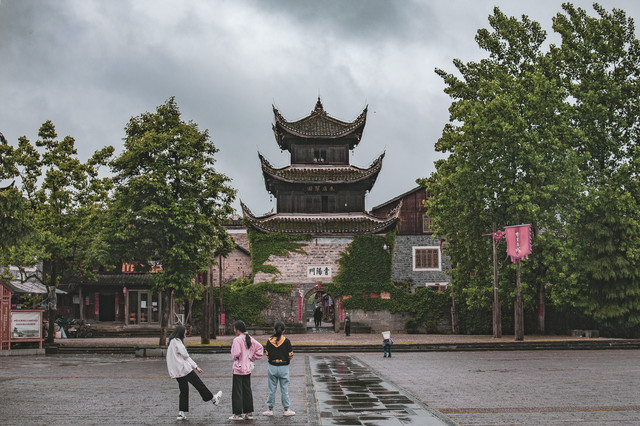 A scenic view of Qiandongnan Longli Gujianzhuqun