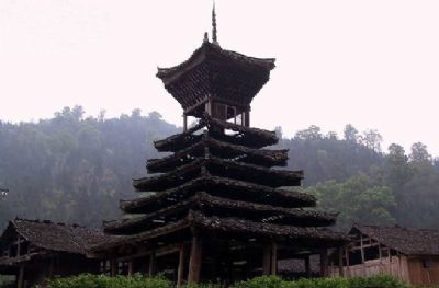 A scenic view of Qiandongnan Shudong Duzhu Gulou