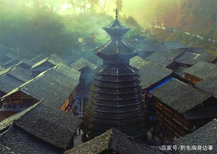 A scenic view of Qiandongnan Zengchong Gulou