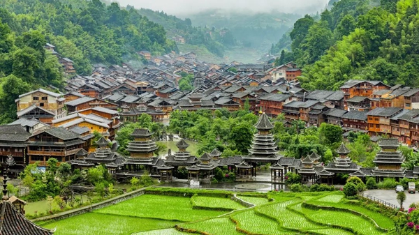 A scenic view of Qiandongnan Zengchong Gulou