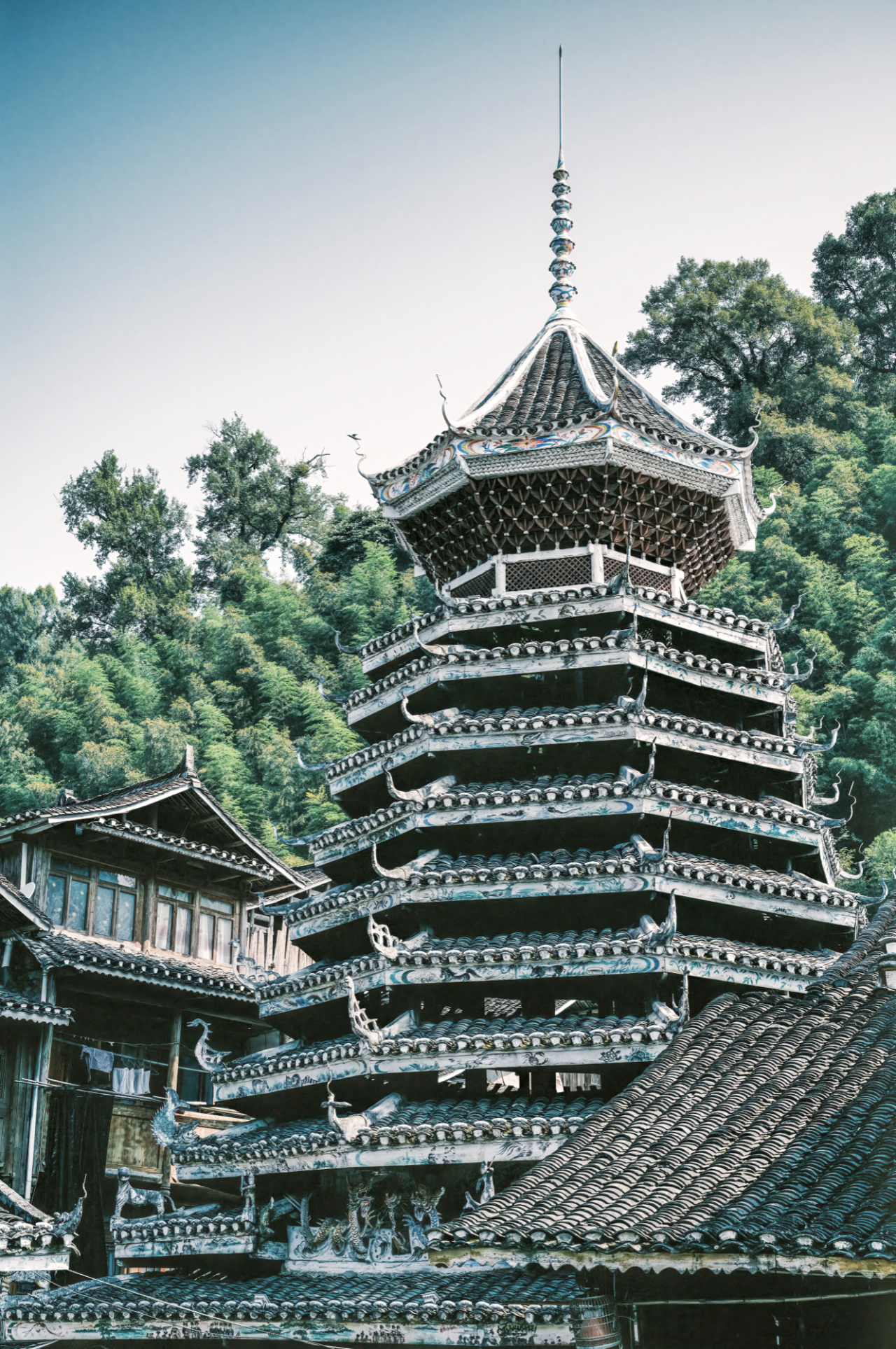 A scenic view of Qiandongnan Zengchong Gulou