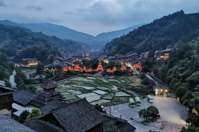 A scenic view of Qiandongnan Zhenyuan Tianhougong