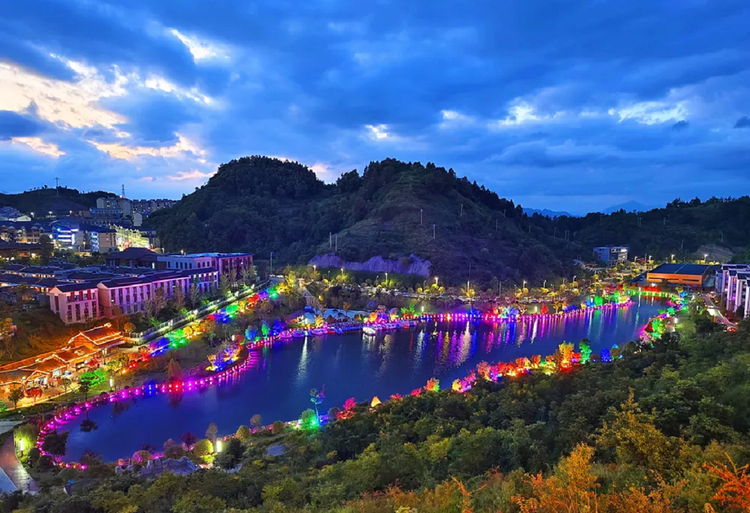 A scenic view of Qianxinan Longguang Guanyindong Yizhi