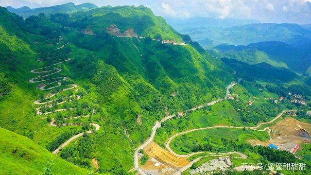 A scenic view of Qianxinan Ming Shibaxiansheng Mu