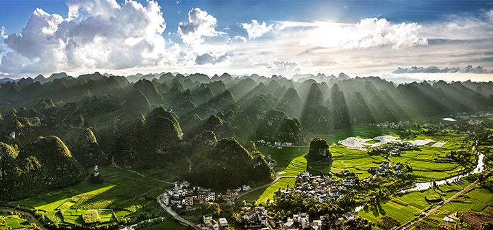 A scenic view of Qianxinan Puan Tonggushan Yizhi