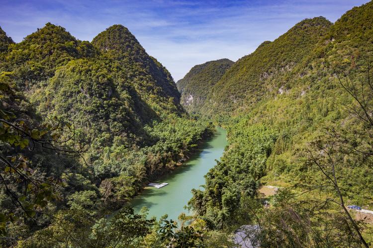 A scenic view of Qianxinan Puan Tonggushan Yizhi