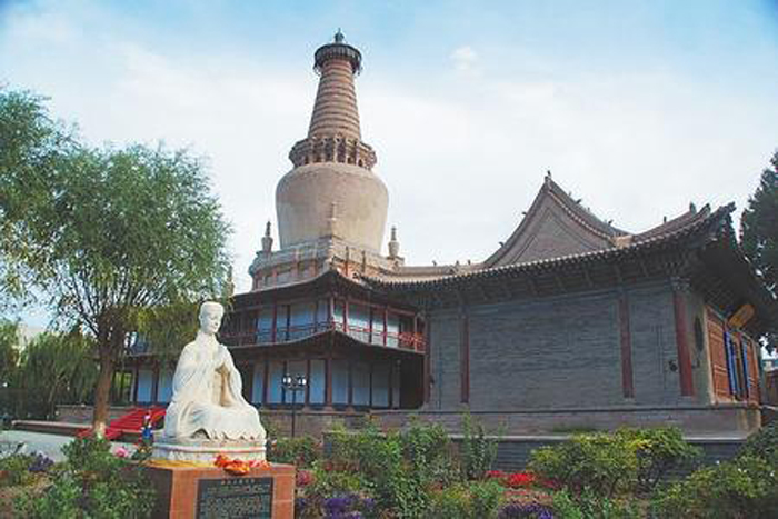 A scenic view of Qingyang Baima Zaoxiangta