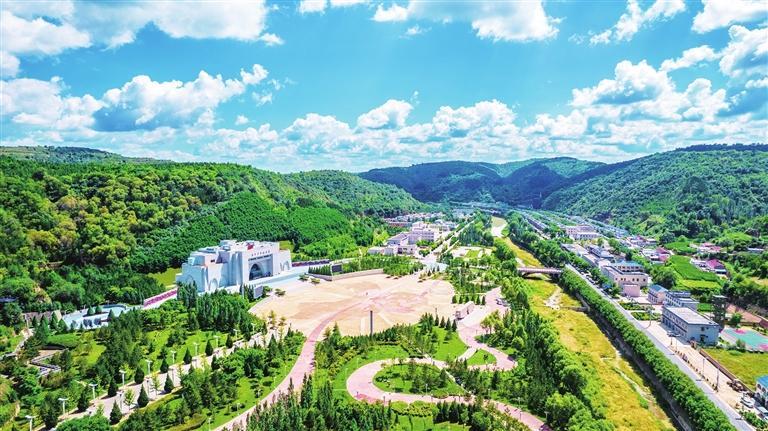 A scenic view of Qingyang Donghuachi Ta