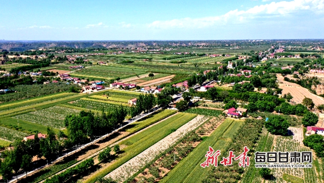 A scenic view of Qingyang Donghuachi Ta