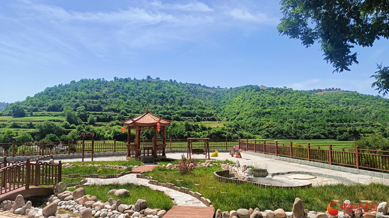 A scenic view of Qingyang Donghuachi Ta