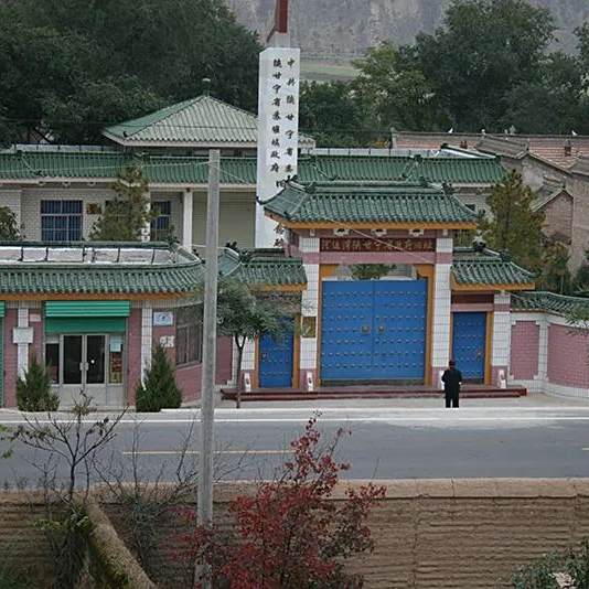 A scenic view of Qingyang Helianwan Shanganning Sheng Suweiai Zhengfu Jiuzhi