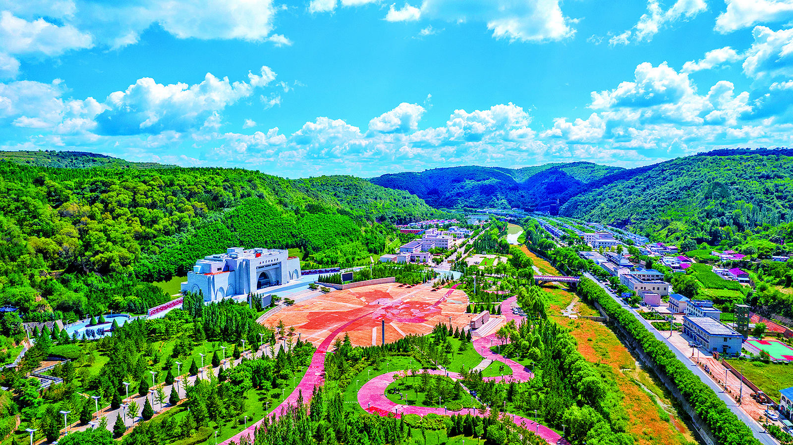 A scenic view of Qingyang Nanliang Shanganbianqu Geming Zhengfu Jiuzhi