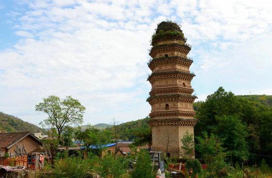 A scenic view of Qingyang Xiangle Zhuanta